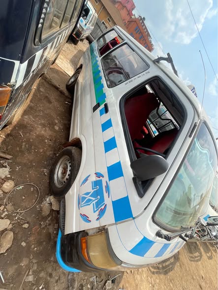 A picture of Kigege taxi minivan toyota hiace van