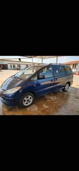 A picture of Toyota previa 2003