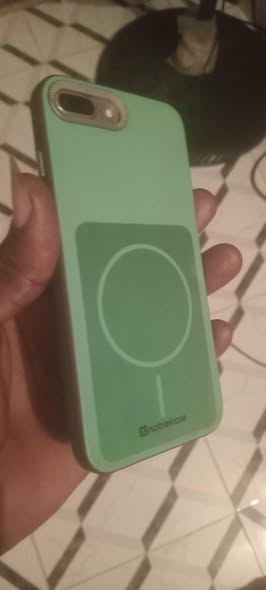 A picture of IPhone 7 plus WiFi