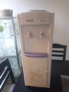 A picture of Water dispenser