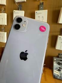 A picture of 11 plain 128GB