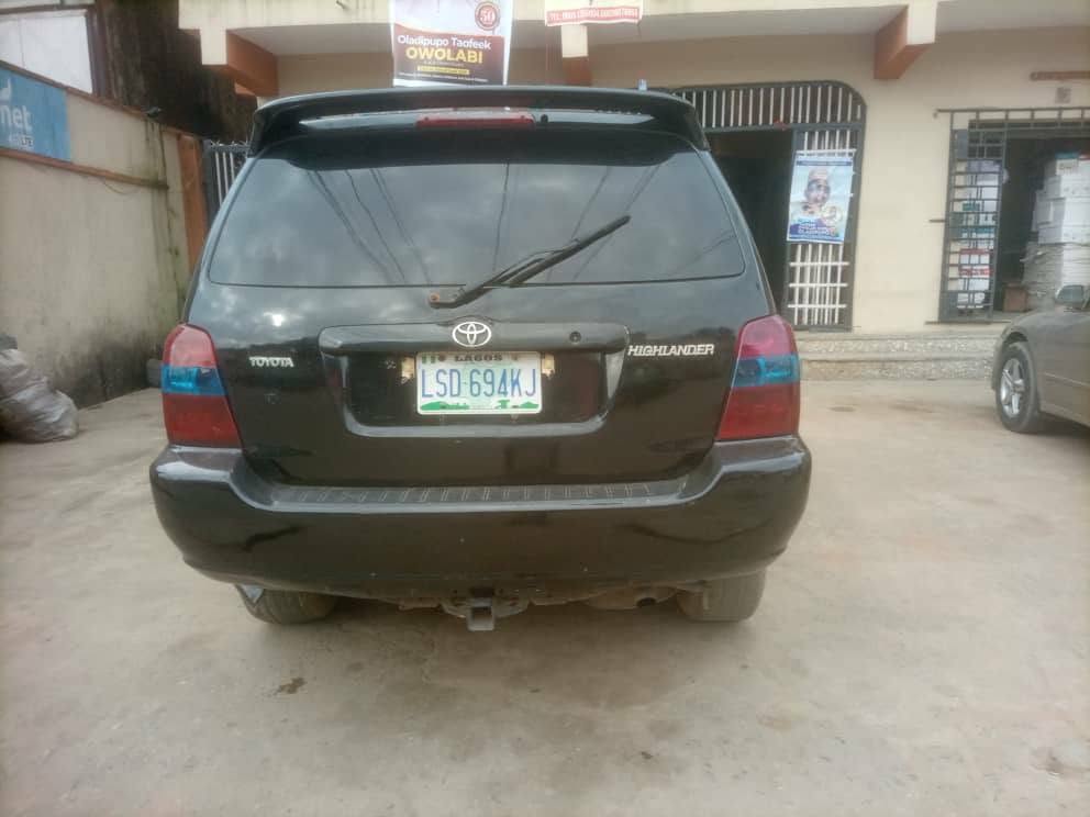 A picture of TOYOTA HIGHLANDER DIRECT 2004