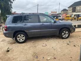 A picture of First body 4 Plugs Super Clean Toyota Highlander 2004 2.8m