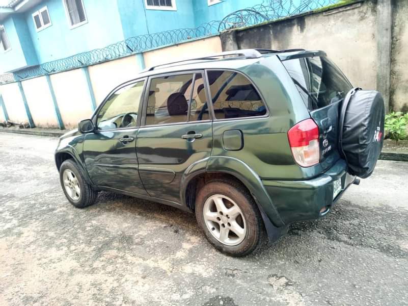 A picture of 2005 Toyota RAV4 with sound Engine and Smooth Automatic Transmission