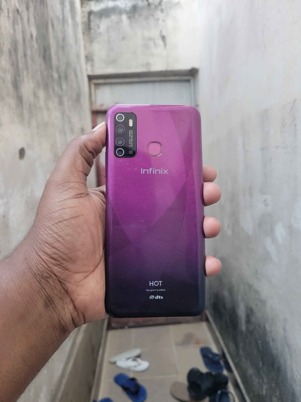 A picture of Ram 4 internal 64 simu haina kipengere njoo na 120000