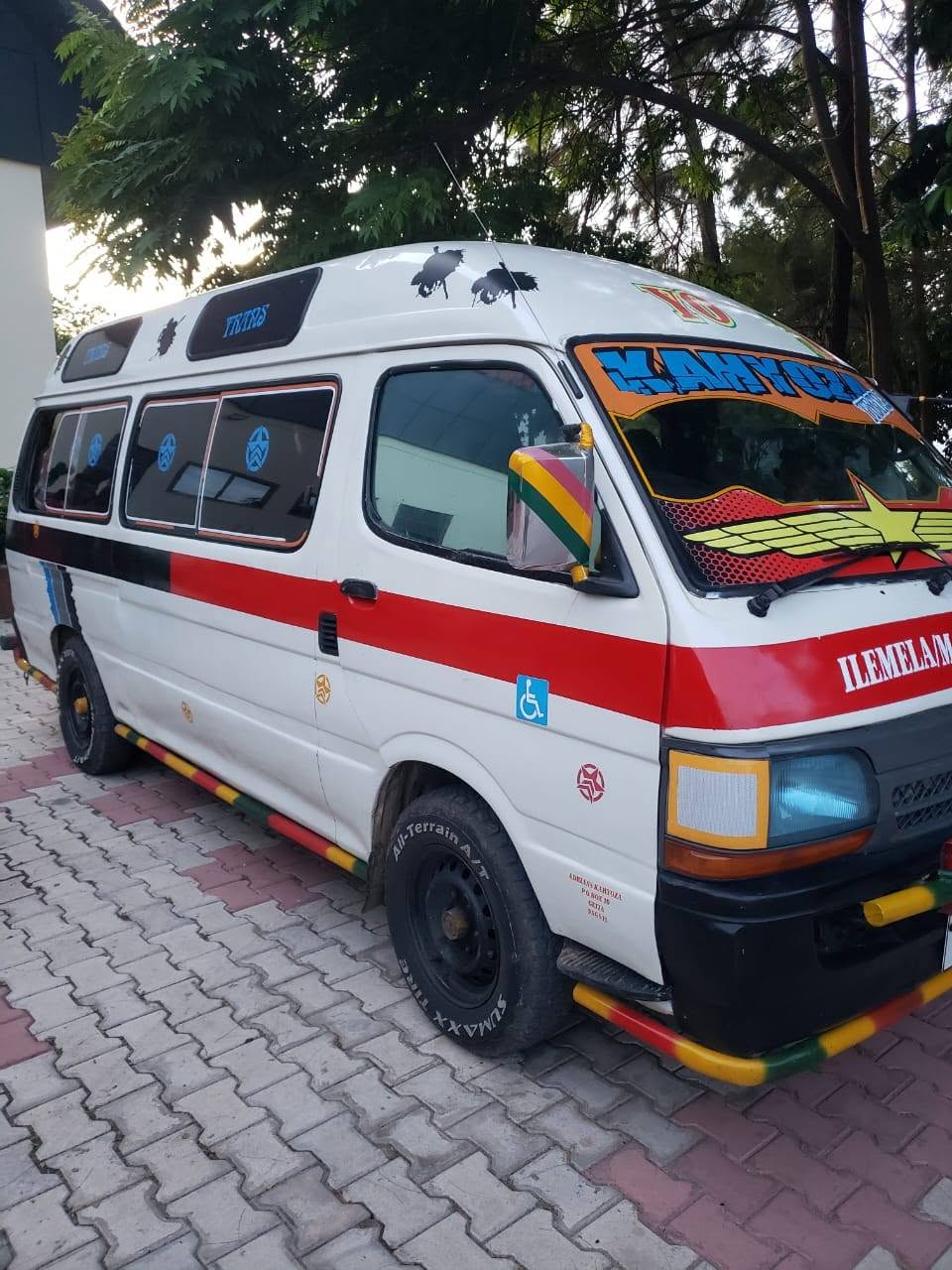 A picture of Hiace Million 13 8 Ipo mwanza