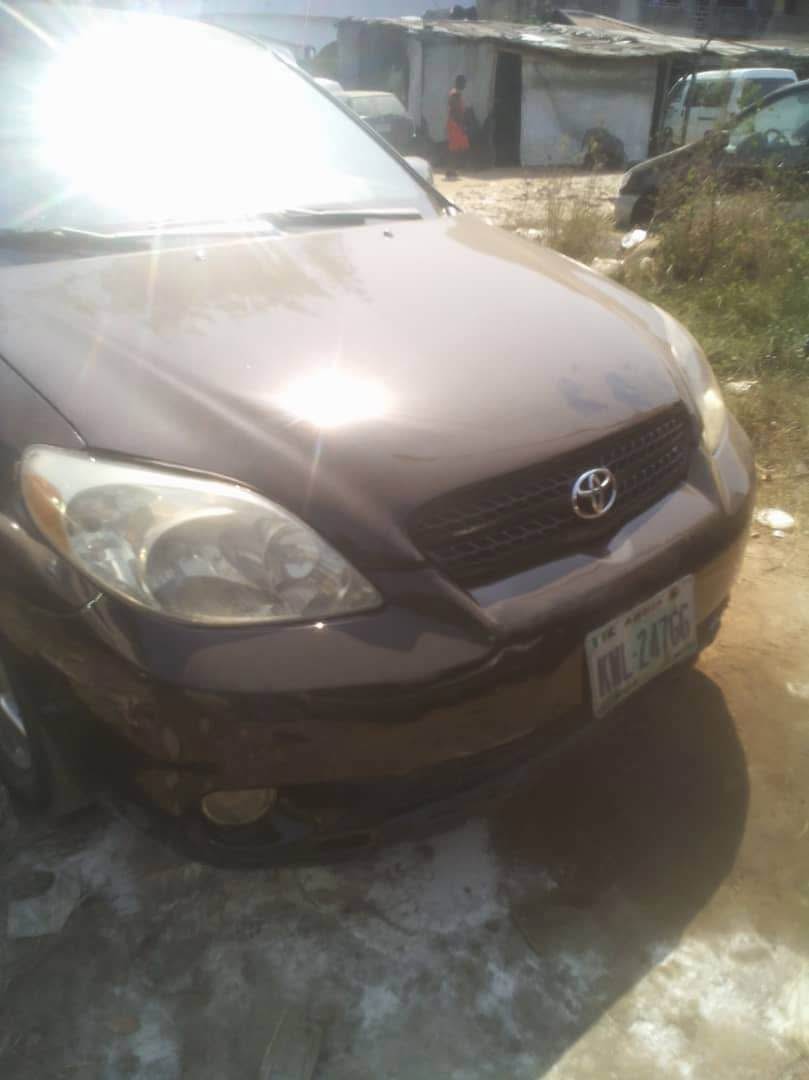 A picture of Neatly used 2004 Toyota matrix