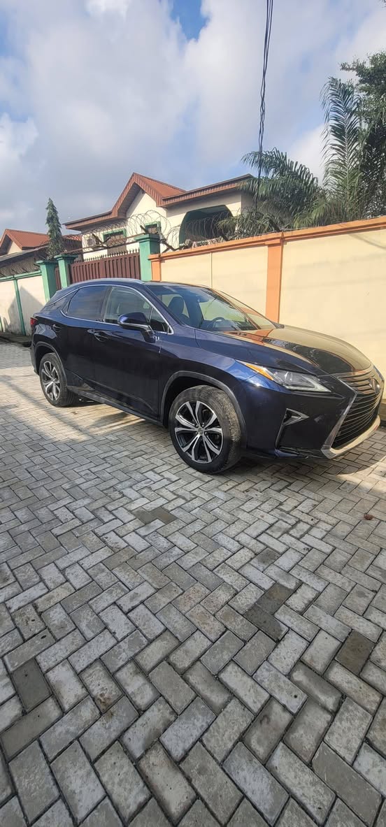 A picture of Lexus Rx350 2017