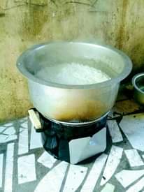 A picture of BANA MATUMIZI PATA UNAFUU WA KUTUMIA MKAA MCHACHE PIA KUNI