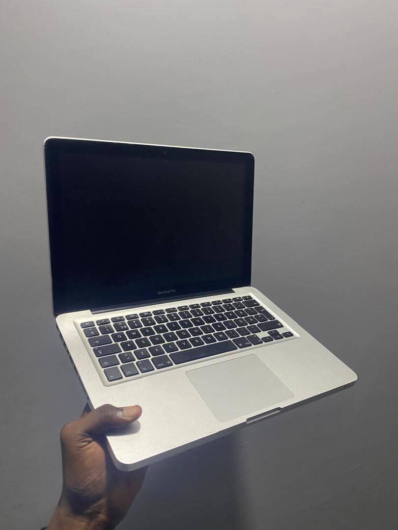 A picture of MACBOOK PRO 2011