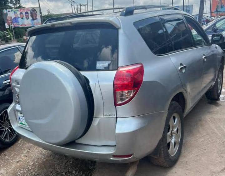 A picture of 2007 Toyota RAV4