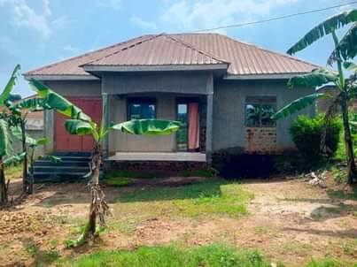 A picture of ewly bullt house for sale at mpererwe jokolera at 55m