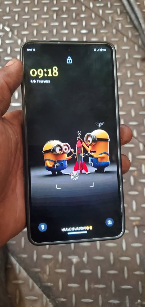 A picture of AQUOS R7