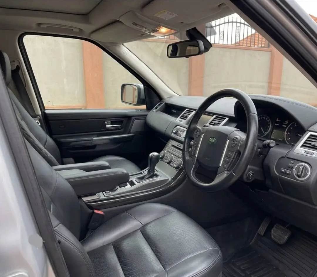 A picture of Range ROVER