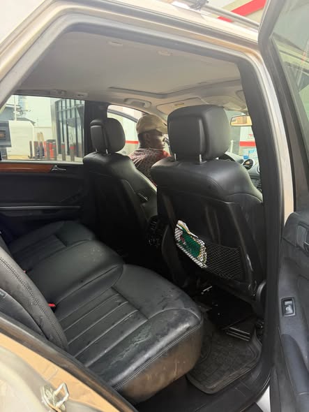 A picture of ACURA TL 2009 AND MERCEDES BENZ ML 350