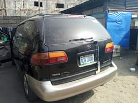 A picture of NEATLY USED 2001 MODEL TOYOTA SIENNA Absolutely nothing to fix