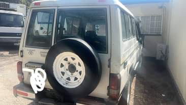 A picture of Land cruiser with 1hz engine 320 000 hurry hurry call