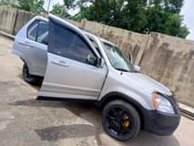 A picture of Honda CR V first body buy and drive 2005 model
