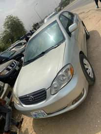 A picture of 2004 TOYOTA Corolla Le