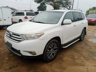 A picture of Toyota Highlander 2012 Model
