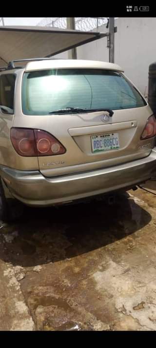 A picture of 2005 Lexus 300