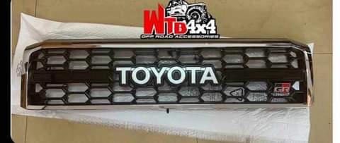 A picture of Land Cruiser 79 show grill