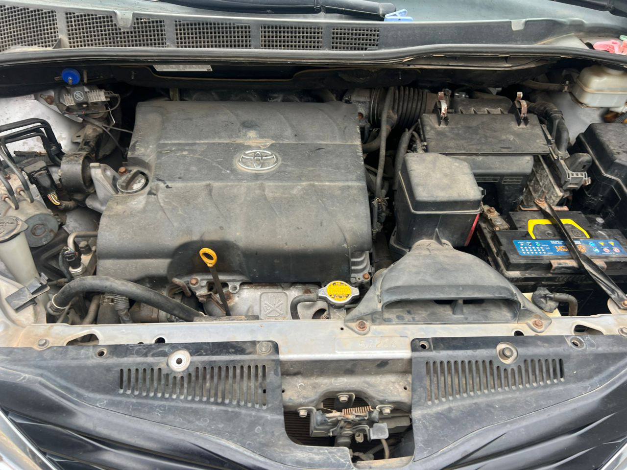 A picture of CLEAN TORKS STANDARD TOYOTA SIENNA 2011 MODEL. FULL OPTIONS.