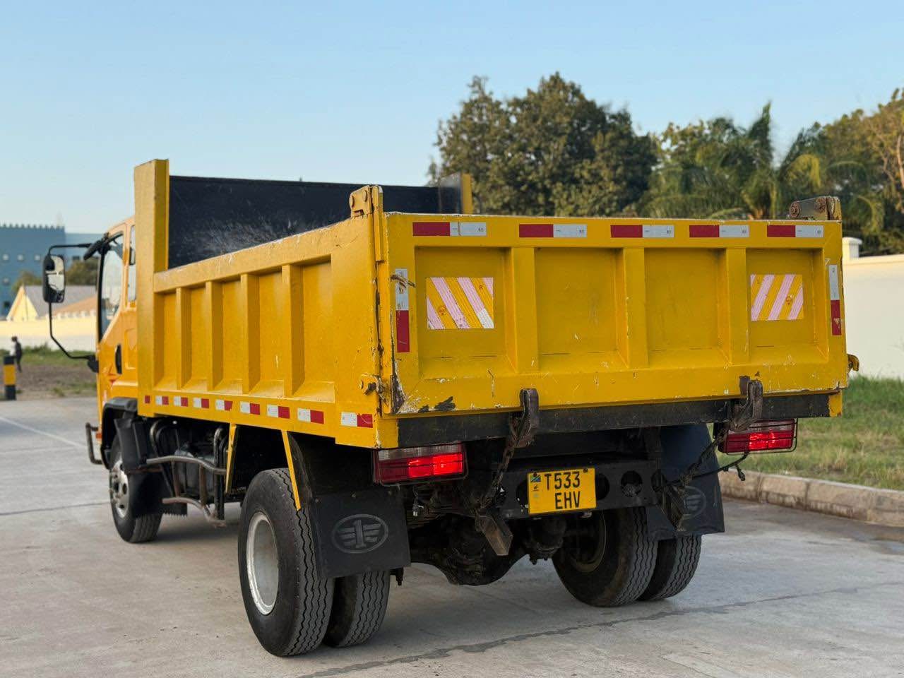 A picture of FAW TIPPER 2023 67 000 000 Call 0677804965