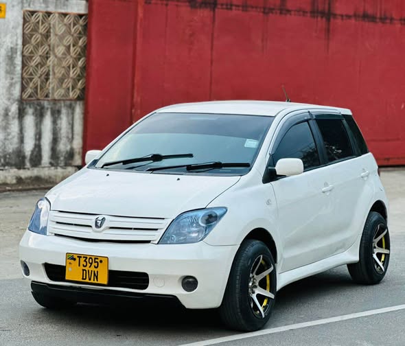 A picture of TOYOTA IST DVN