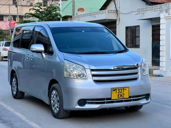 A picture of Toyota New shape 0718814007 Mwaka 2009 Engen type 3ZR Cc
