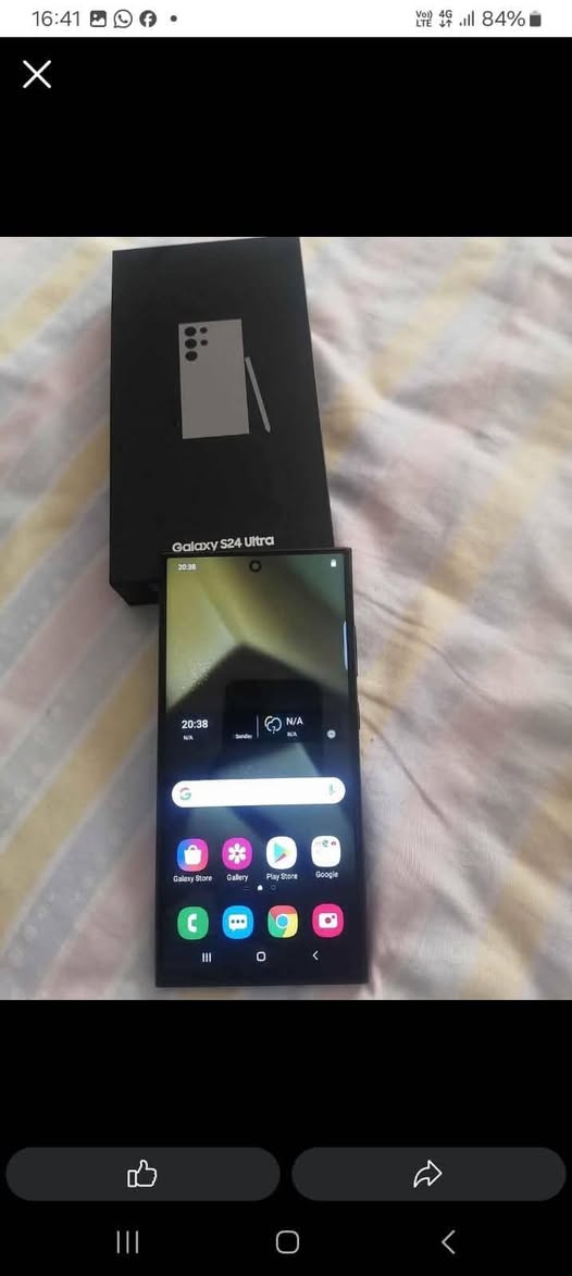 A picture of S25 Samsung Galaxy 512gb not original
