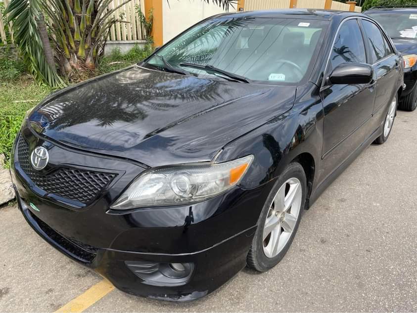 A picture of 2011 Foreign Used Toyota Camry Sport