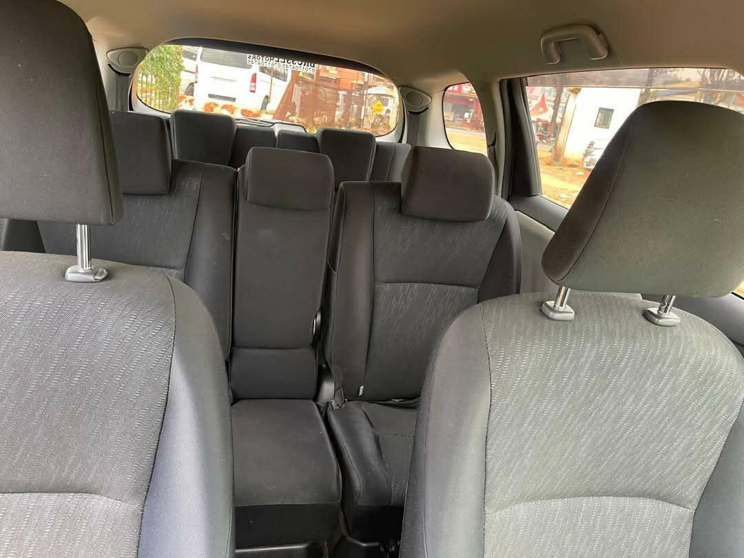 A picture of 2010 Toyota wish new shape 2010 model