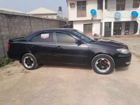 A picture of LUCKY BUYER 2004 Toyota Camry big daddy Neatly painted on
