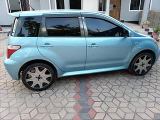 A picture of TOYOTA IST