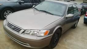 A picture of Clean 2001 Toyota Camry XLE drop light Leather inte torior