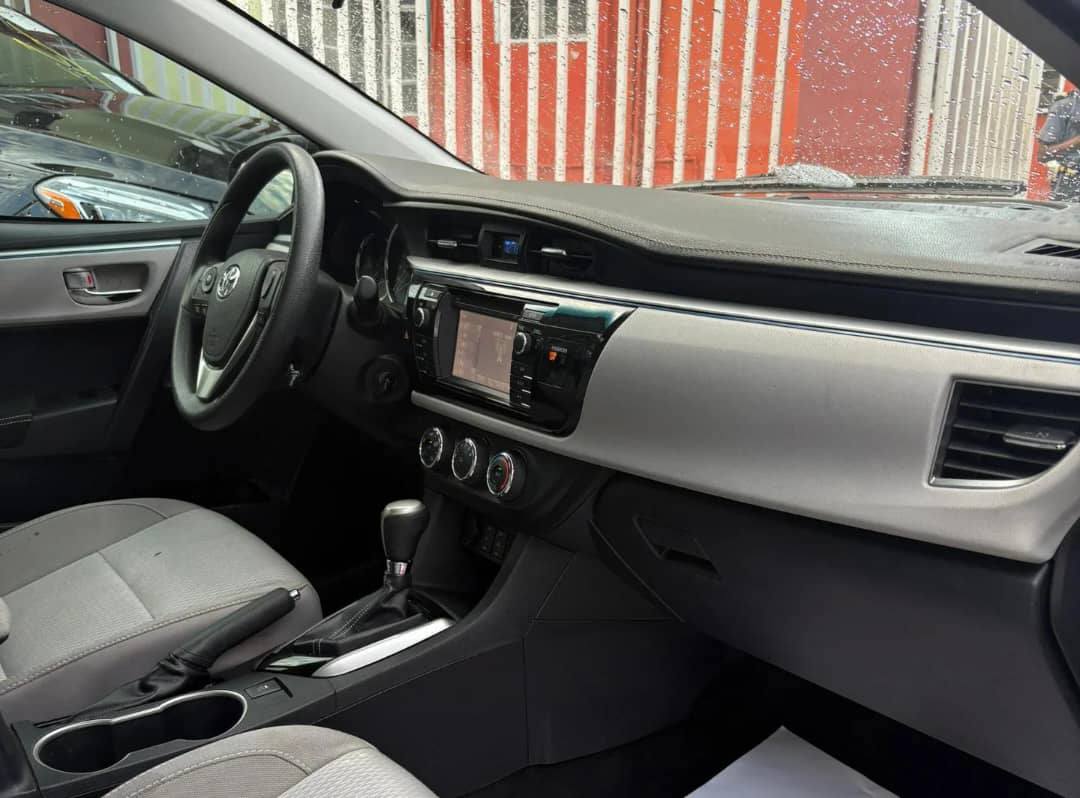 A picture of Toyota Corolla 2014 toks