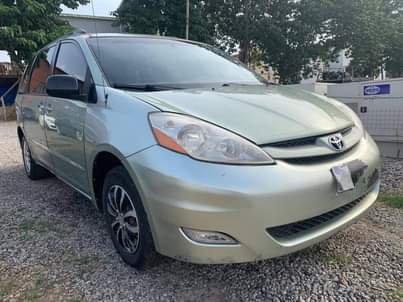 A picture of 2008 Sienna 2008