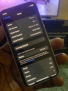 A picture of Iphone 12