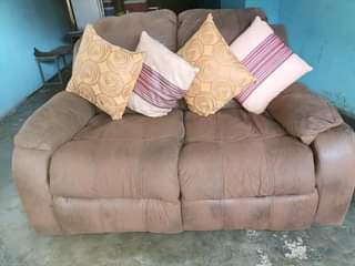 classifieds/furniture sofas