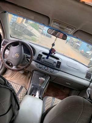 A picture of 2005 painted Toyota Camry