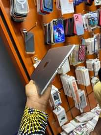 A picture of iPad Air 2 64GB CELLULAR