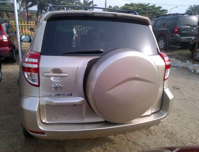 A picture of Sparkling Tokunbo Toyota Rav4