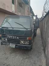 A picture of Dyna truck 250 for sale still very neat location Ajah