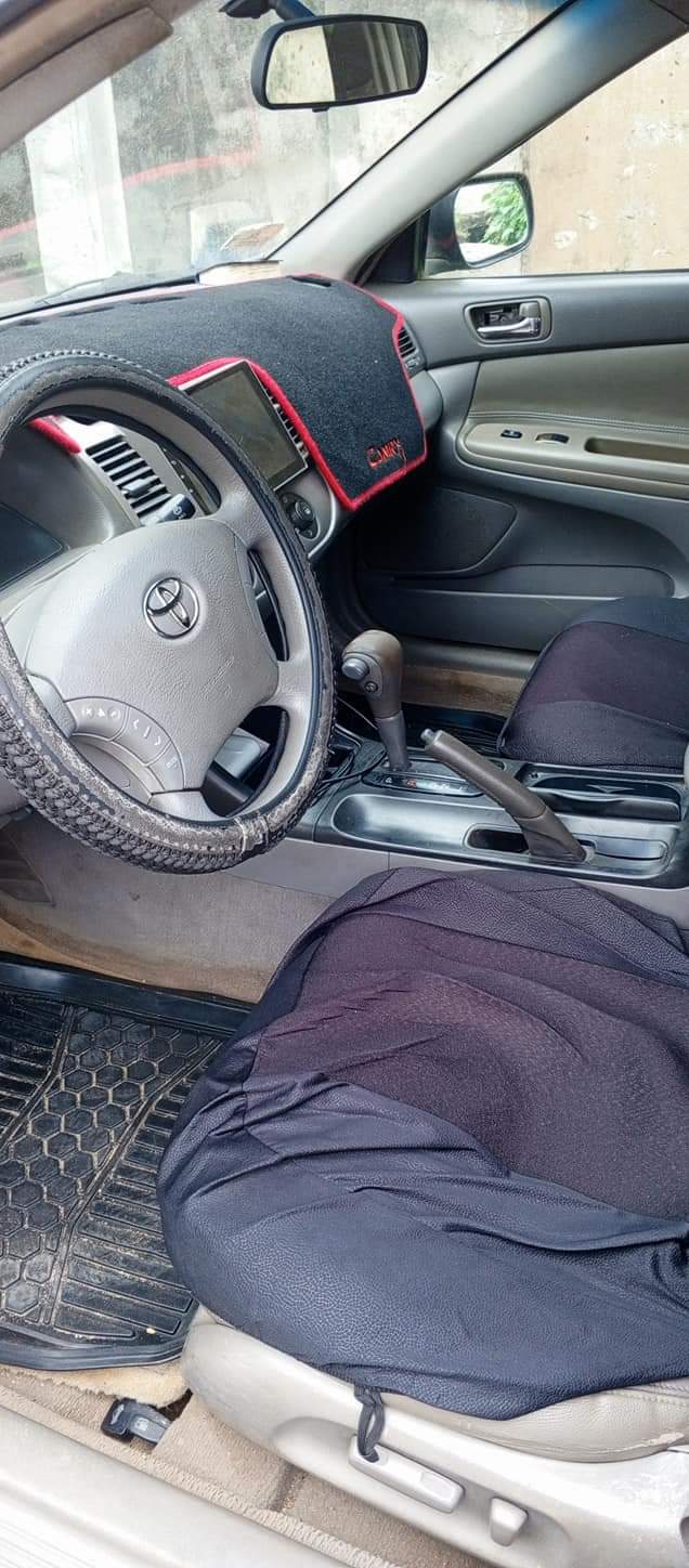 A picture of Toyota Camry 03