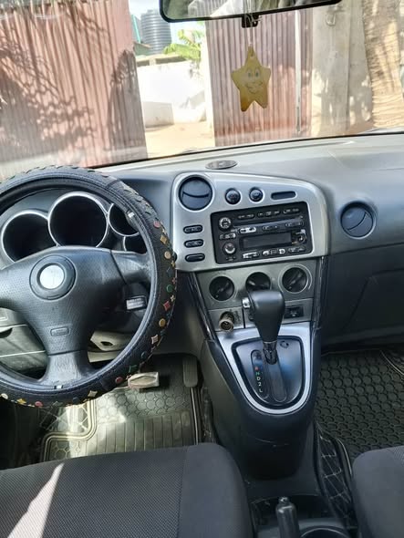 A picture of Pontiac vibe 04