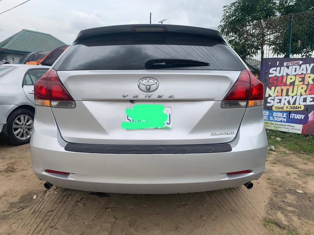 A picture of Toyota Venza 013 Model Fullest option