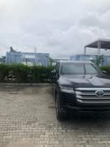 A picture of Toyota land cruiser bullet proof 2022 with captain seats