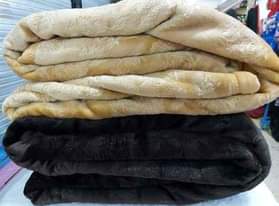 A picture of Pressed soft thick blankets Sizes....4 6 5 6 6 6