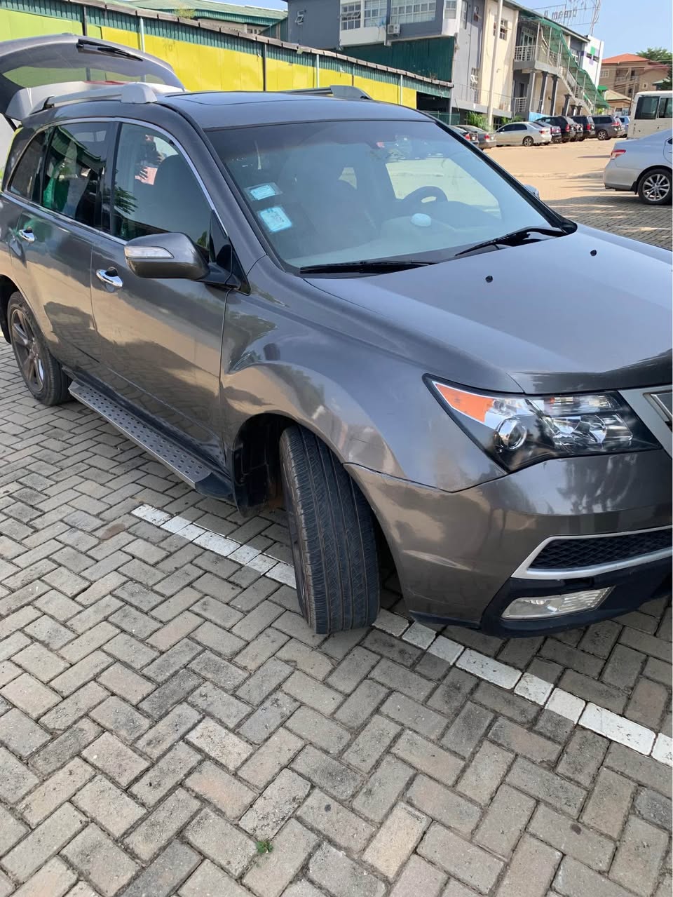 A picture of Acura Mdx 2012